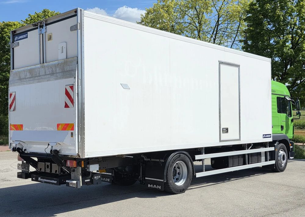 MAN TGM 18.340 / 18.290 / 15.290 / IZOTERMA / WINDA / 19PALET /E6 / SPROWADZONY / AUTOMAT / SYPIALKA / PIERWSZY WŁAŚCICIEL / BOCZNE DRZWI / STAN BARDZO DOBRY - Рефрижератор камион: снимка 5 MAN TGM 18.340 / 18.290 / 15.290 / IZOTERMA / WINDA / 19PALET /E6 / SPROWADZONY / AUTOMAT / SYPIALKA / PIERWSZY WŁAŚCICIEL / BOCZNE DRZWI / STAN BARDZO DOBRY - Рефрижератор камион: снимка 5