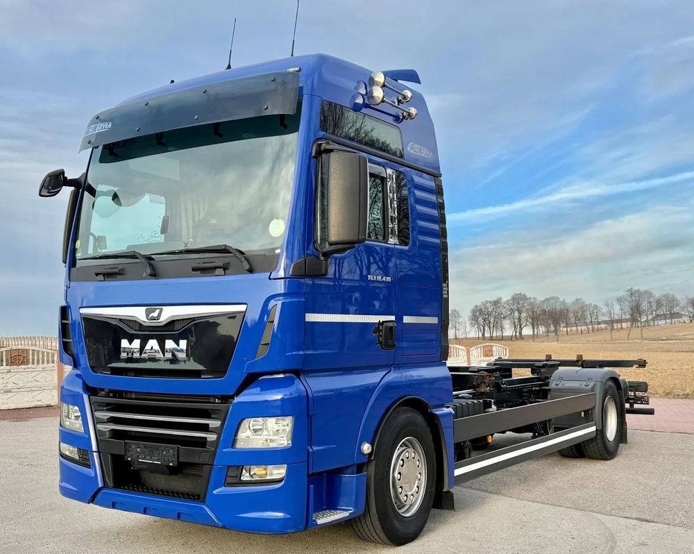 MAN TGX 18.430/SPROWADZONY/DO ŻYWCA/DO BYDŁA/2020/KLIMA POSTOJOWA/SERWISOWANY/JAK NOWY/NISKI PRZEBIEG/RAMA/BDF/E6 - Шаси кабина: снимка 2 MAN TGX 18.430/SPROWADZONY/DO ŻYWCA/DO BYDŁA/2020/KLIMA POSTOJOWA/SERWISOWANY/JAK NOWY/NISKI PRZEBIEG/RAMA/BDF/E6 - Шаси кабина: снимка 2