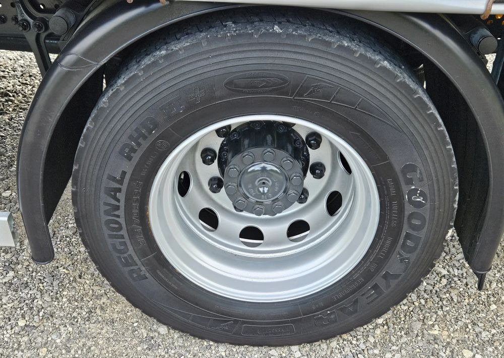 Лизинг на  Mercedes-Benz ACTROS 1830/1827/1832/FIRANKA/WINDA/18 EUROPALET/AUTOMAT/Z NIEMIEC/2017/DUŻA ŁADOWNOŚĆ Mercedes-Benz ACTROS 1830/1827/1832/FIRANKA/WINDA/18 EUROPALET/AUTOMAT/Z NIEMIEC/2017/DUŻA ŁADOWNOŚĆ: снимка 15