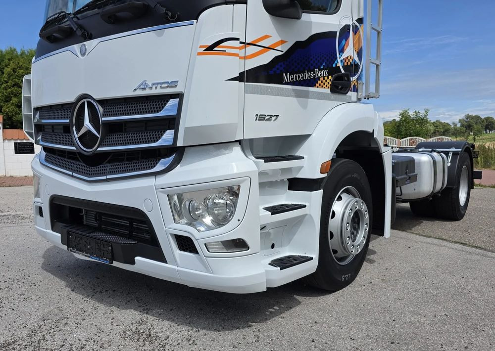 Mercedes-Benz ANTOS 1827 / ATEGO / ACTROS / E6 / ROZSTAW OSI 3.75M / WYWROT / BECZKA / UTRZYMANIE DRÓG / HAKOWIEC / SPROWADZONY / PIERWSZY WŁAŚCICIEL / STAN BDB - Шаси кабина: снимка 3 Mercedes-Benz ANTOS 1827 / ATEGO / ACTROS / E6 / ROZSTAW OSI 3.75M / WYWROT / BECZKA / UTRZYMANIE DRÓG / HAKOWIEC / SPROWADZONY / PIERWSZY WŁAŚCICIEL / STAN BDB - Шаси кабина: снимка 3