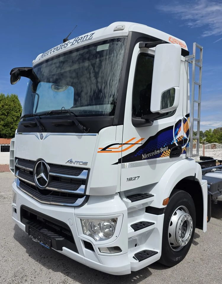 Mercedes-Benz ANTOS 1827 / ATEGO / ACTROS / E6 / ROZSTAW OSI 3.75M / WYWROT / BECZKA / UTRZYMANIE DRÓG / HAKOWIEC / SPROWADZONY / PIERWSZY WŁAŚCICIEL / STAN BDB - Шаси кабина: снимка 5 Mercedes-Benz ANTOS 1827 / ATEGO / ACTROS / E6 / ROZSTAW OSI 3.75M / WYWROT / BECZKA / UTRZYMANIE DRÓG / HAKOWIEC / SPROWADZONY / PIERWSZY WŁAŚCICIEL / STAN BDB - Шаси кабина: снимка 5