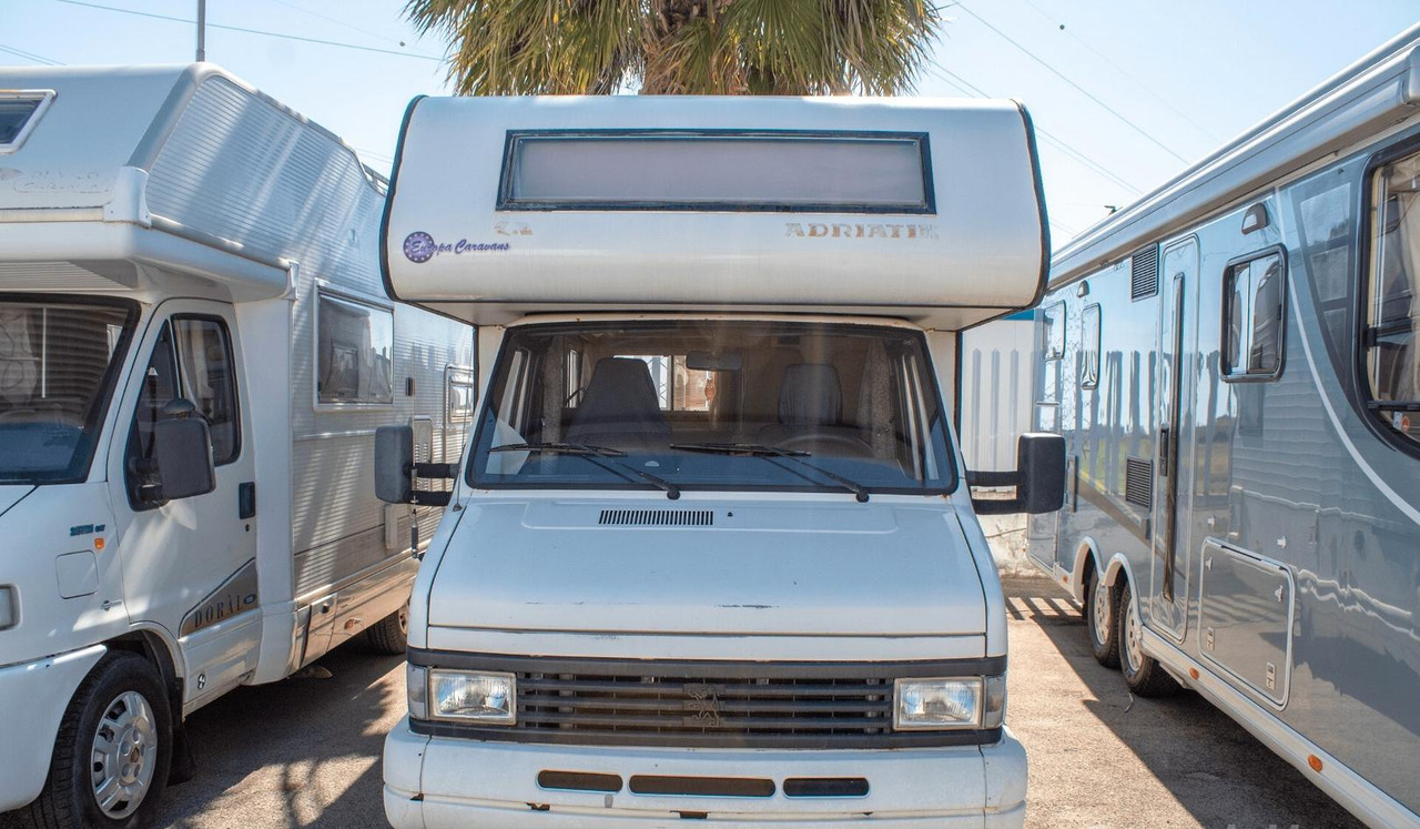 Adria 610 - Алковен кемпер: снимка 1 Adria 610 - Алковен кемпер: снимка 1