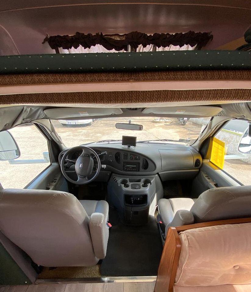 Coachmen freelander mm2920ds - Алковен кемпер: снимка 5 Coachmen freelander mm2920ds - Алковен кемпер: снимка 5