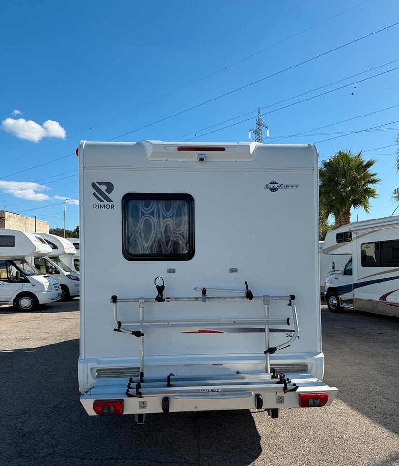 Rimor SEAL 3 - Алковен кемпер: снимка 5 Rimor SEAL 3 - Алковен кемпер: снимка 5