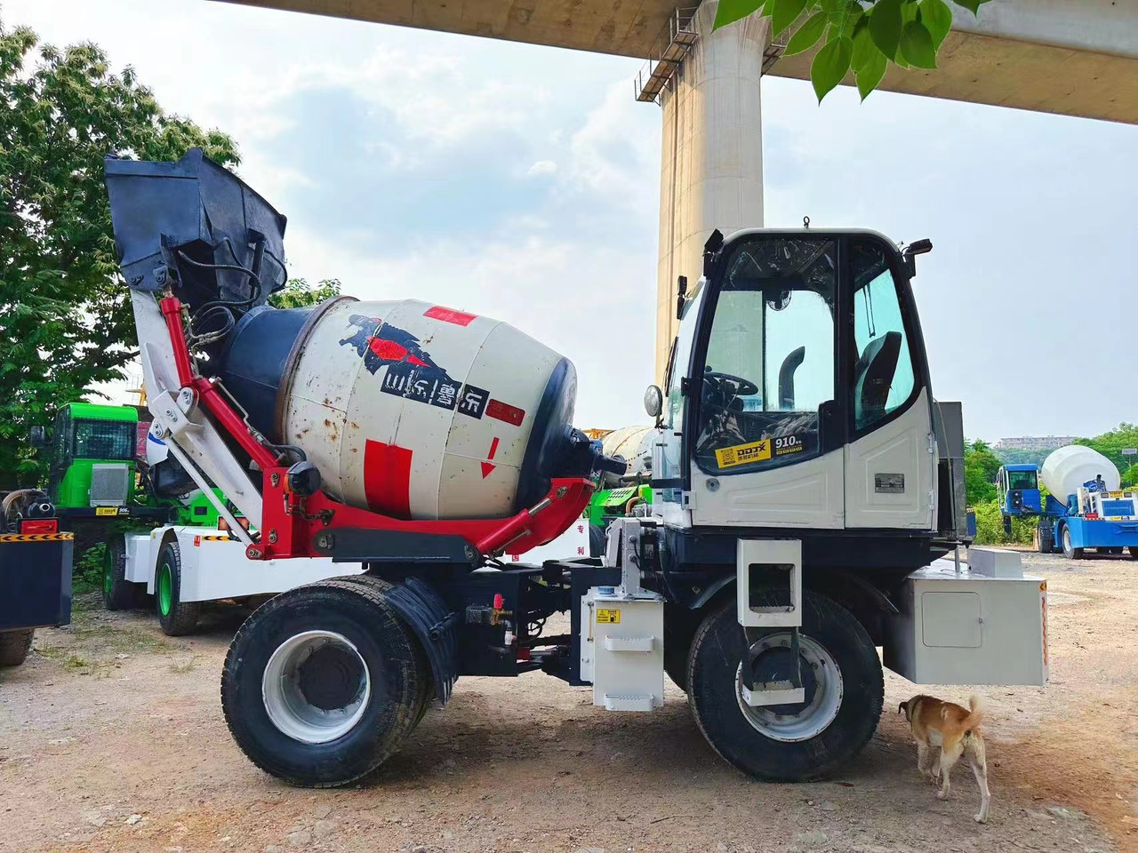DEYI 2 cubic concrete mixer - Бетоновоз: снимка 1 DEYI 2 cubic concrete mixer - Бетоновоз: снимка 1