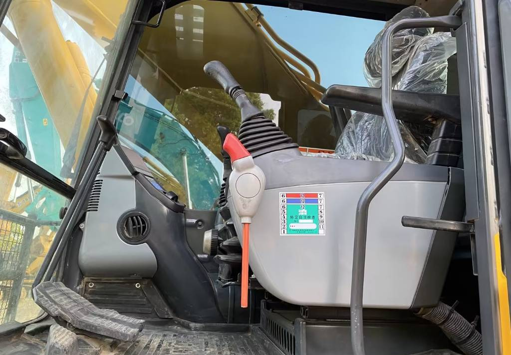 KOMATSU PC 450-8 - Верижен багер: снимка 5 KOMATSU PC 450-8 - Верижен багер: снимка 5