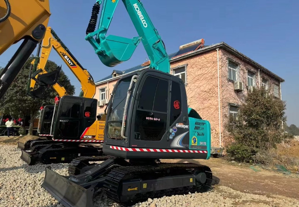 Kobelco SK 75 KOBELCO SK75-8 - Мини багер: снимка 1 Kobelco SK 75 KOBELCO SK75-8 - Мини багер: снимка 1