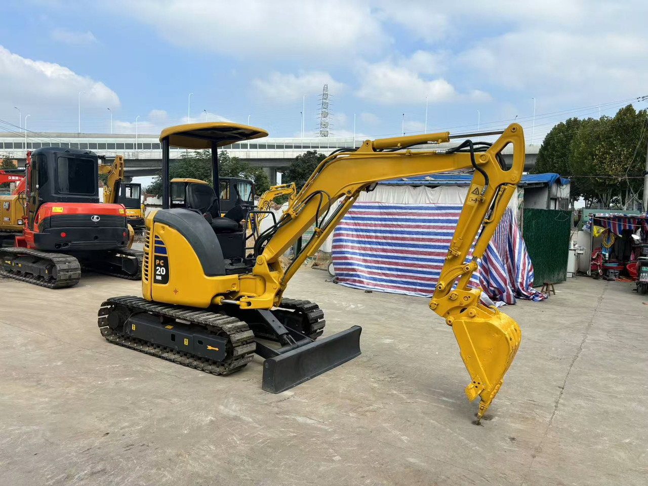 Komatsu Komatsu 20, Komatsu 20 - Мини багер: снимка 3 Komatsu Komatsu 20, Komatsu 20 - Мини багер: снимка 3