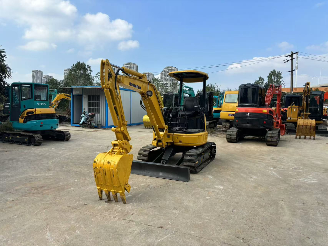 Komatsu Komatsu 20, Komatsu 20 - Мини багер: снимка 5 Komatsu Komatsu 20, Komatsu 20 - Мини багер: снимка 5