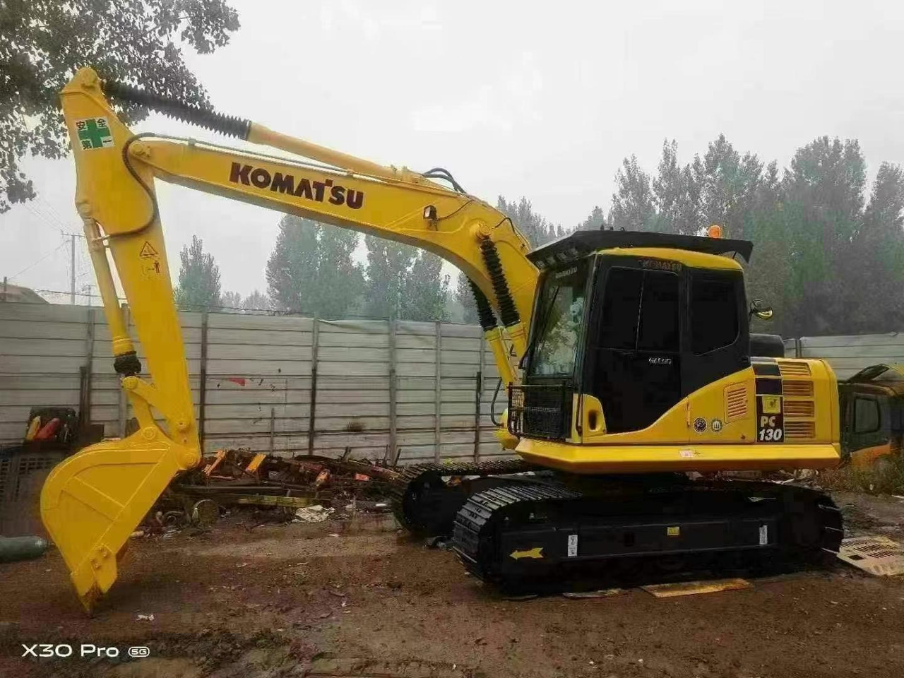 Komatsu PC 130-7 PC130 PC130-7 - Верижен багер: снимка 1 Komatsu PC 130-7 PC130 PC130-7 - Верижен багер: снимка 1