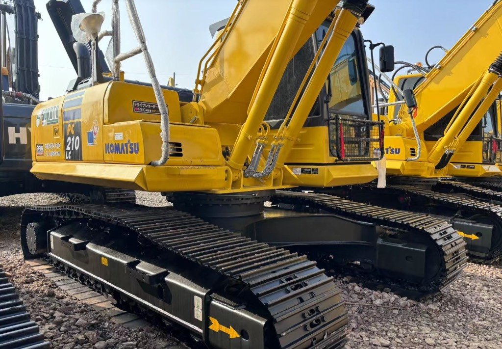 Komatsu PC 210 LC-8 - Верижен багер: снимка 2 Komatsu PC 210 LC-8 - Верижен багер: снимка 2