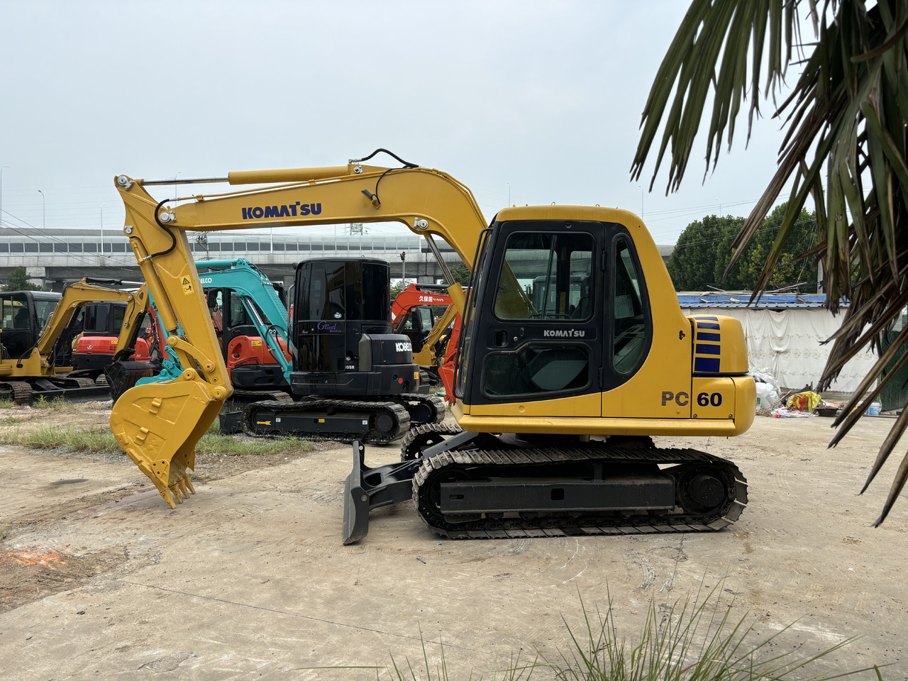 Komatsu PC 60-7 - Мини багер: снимка 1 Komatsu PC 60-7 - Мини багер: снимка 1