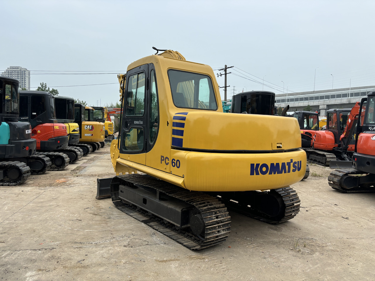 Komatsu PC 60-7 - Мини багер: снимка 3 Komatsu PC 60-7 - Мини багер: снимка 3