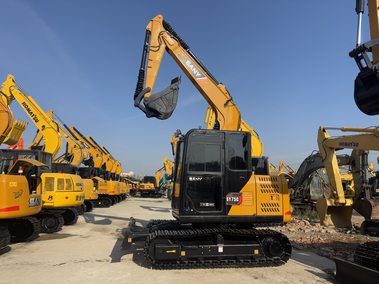 SANY SAY75 - Мини багер: снимка 1 SANY SAY75 - Мини багер: снимка 1