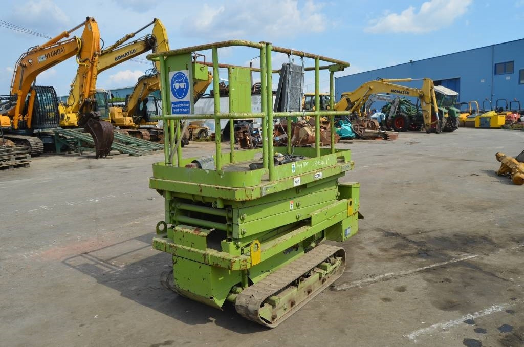 Aichi RV 041 - Ножична работна платформа: снимка 2 Aichi RV 041 - Ножична работна платформа: снимка 2