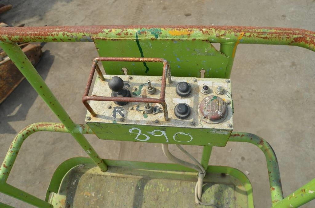 Aichi RV 041 - Ножична работна платформа: снимка 5 Aichi RV 041 - Ножична работна платформа: снимка 5