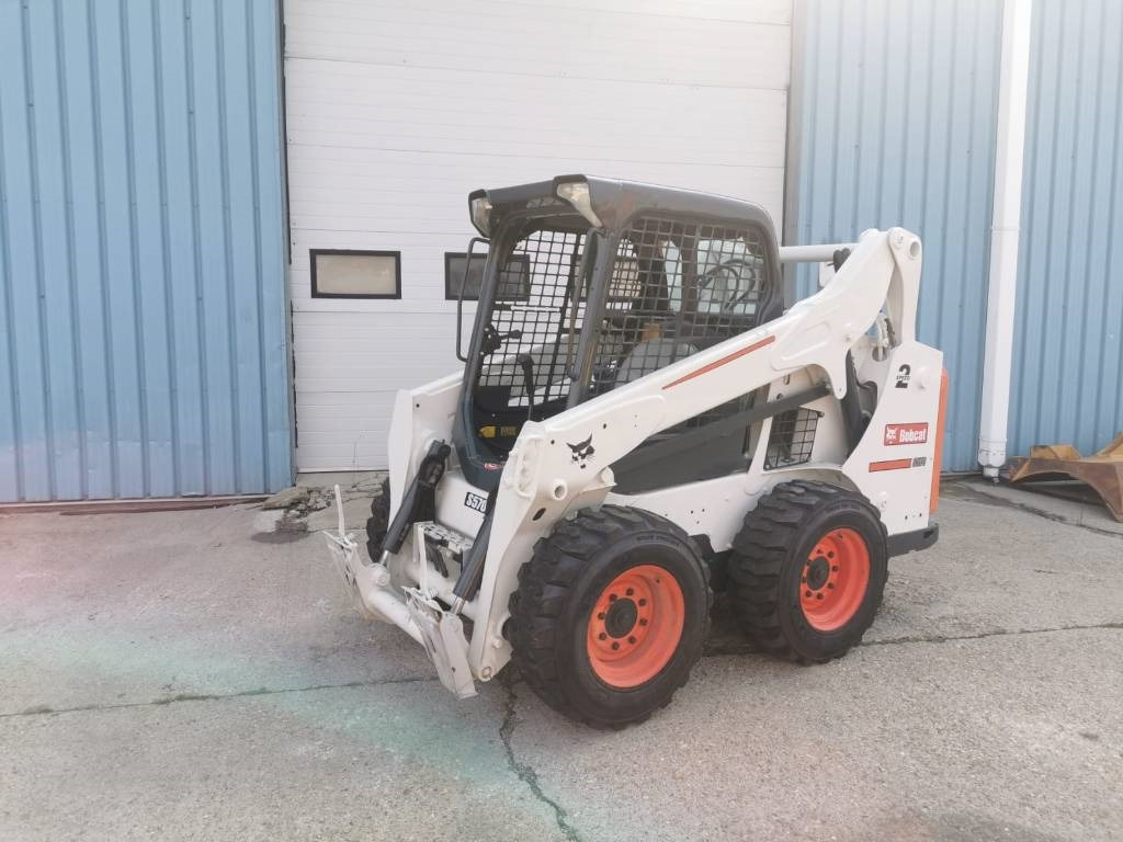Bobcat S 570 - Мини челен товарач: снимка 1 Bobcat S 570 - Мини челен товарач: снимка 1