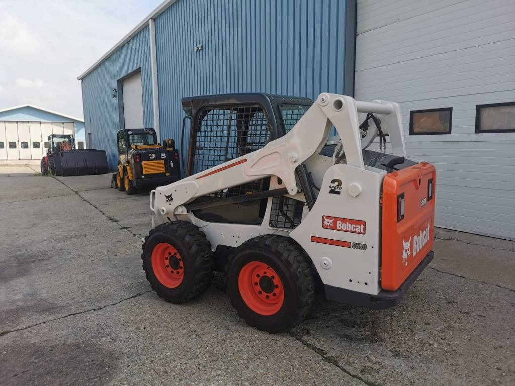Bobcat S 570 - Мини челен товарач: снимка 2 Bobcat S 570 - Мини челен товарач: снимка 2