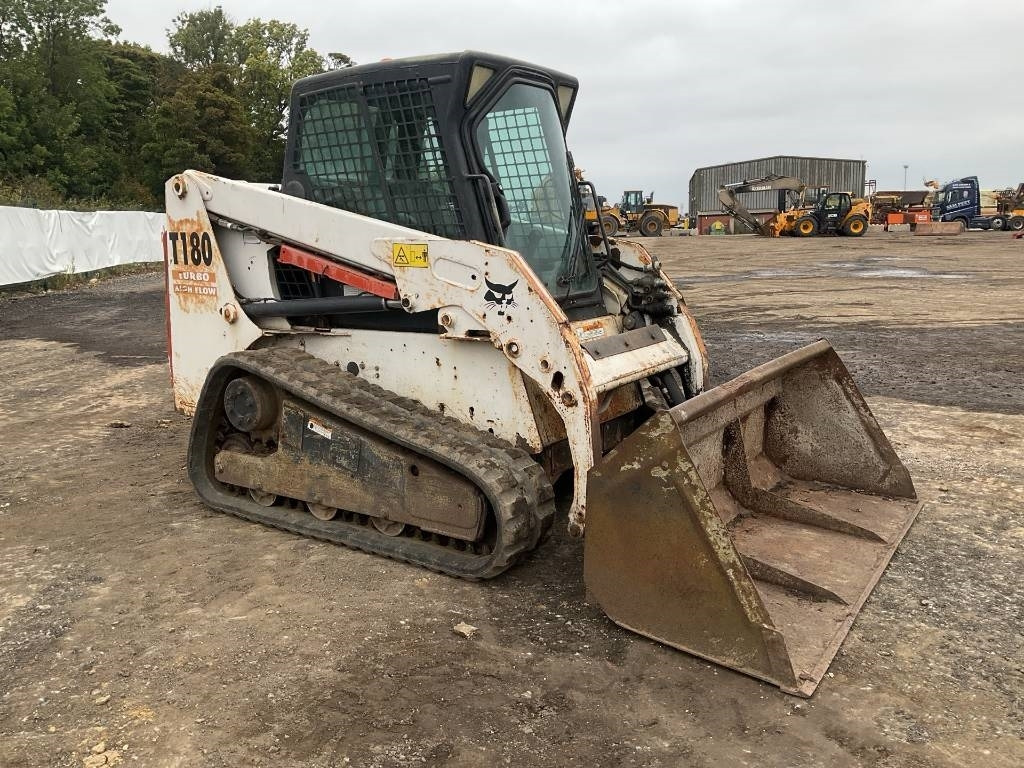 Bobcat T 180  - Мини челен товарач: снимка 5 Bobcat T 180  - Мини челен товарач: снимка 5