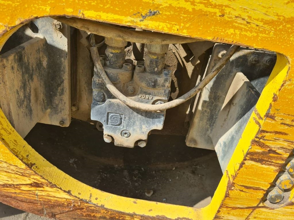 Bomag BW 213 D H-4 FOR PARTS - Компактор: снимка 5 Bomag BW 213 D H-4 FOR PARTS - Компактор: снимка 5