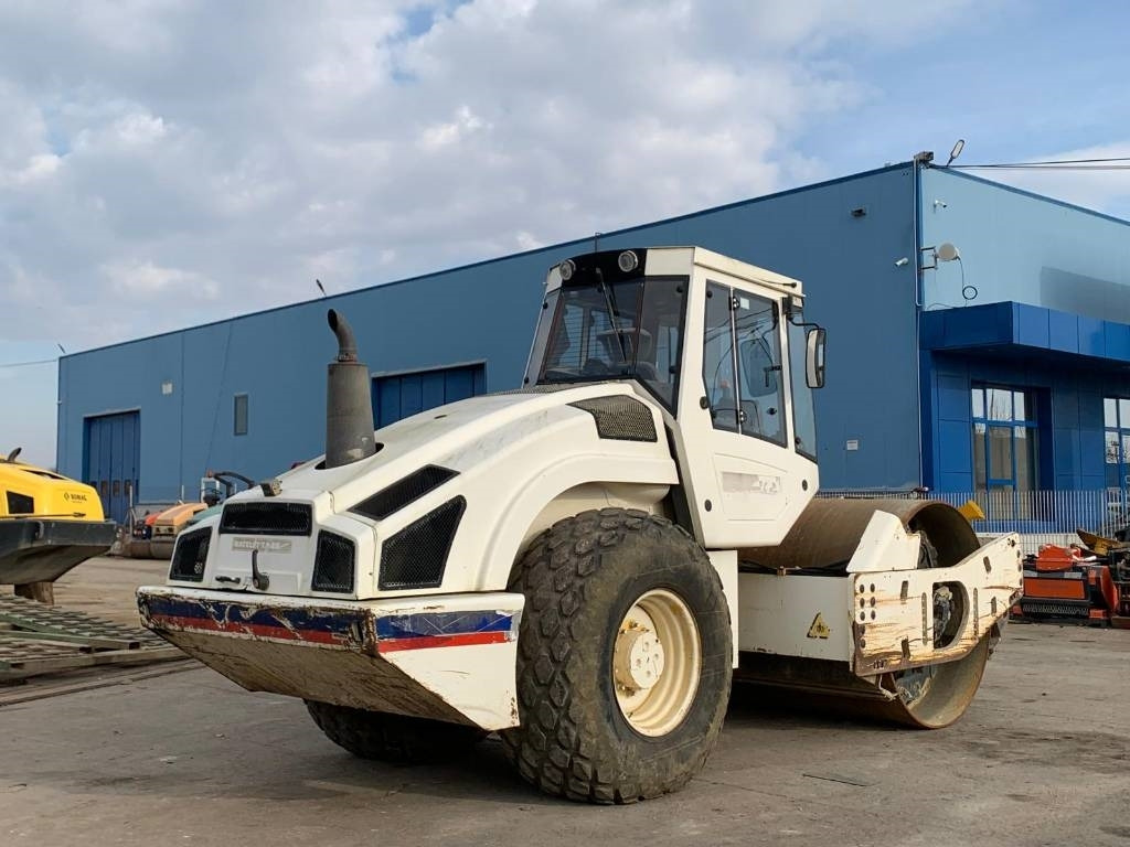 Bomag BW 213 D H-4 - Компактор: снимка 3 Bomag BW 213 D H-4 - Компактор: снимка 3