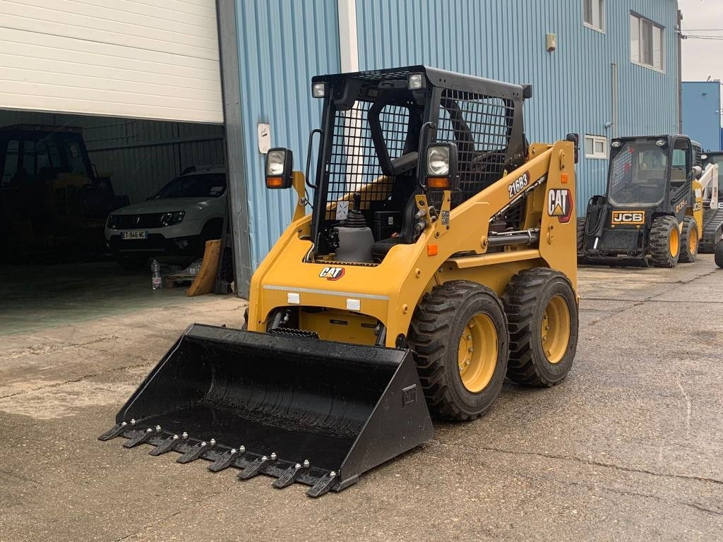 CAT 216 B 3 - Мини челен товарач: снимка 5 CAT 216 B 3 - Мини челен товарач: снимка 5
