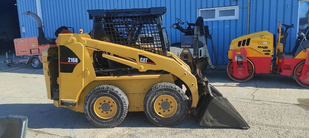 CAT 216 - Мини челен товарач: снимка 4 CAT 216 - Мини челен товарач: снимка 4