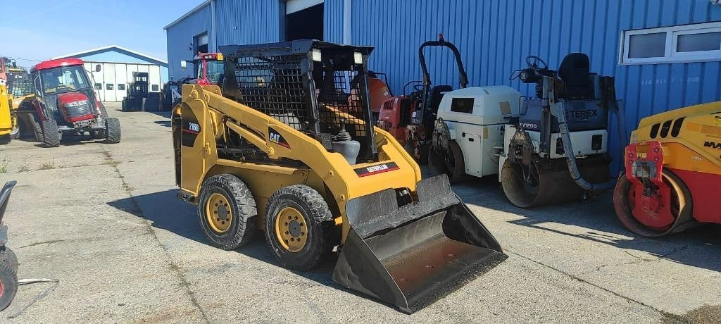 CAT 216 - Мини челен товарач: снимка 1 CAT 216 - Мини челен товарач: снимка 1