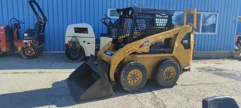 CAT 216 - Мини челен товарач: снимка 5 CAT 216 - Мини челен товарач: снимка 5