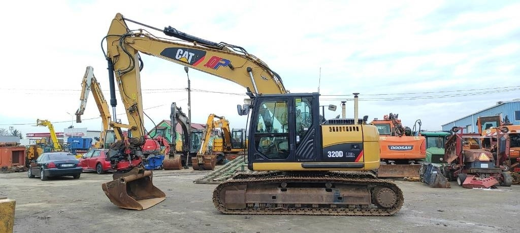 Верижен багер CAT 320 D: снимка 9