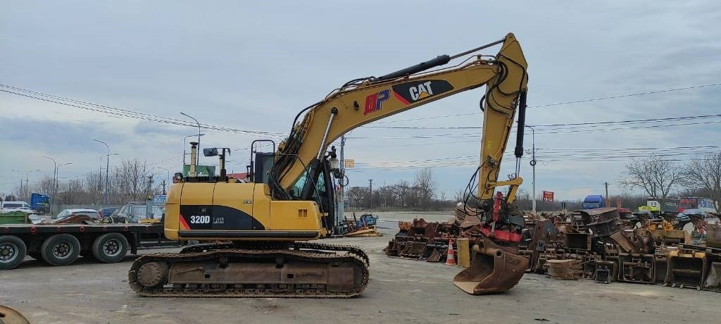 CAT 320 D - Верижен багер: снимка 3 CAT 320 D - Верижен багер: снимка 3