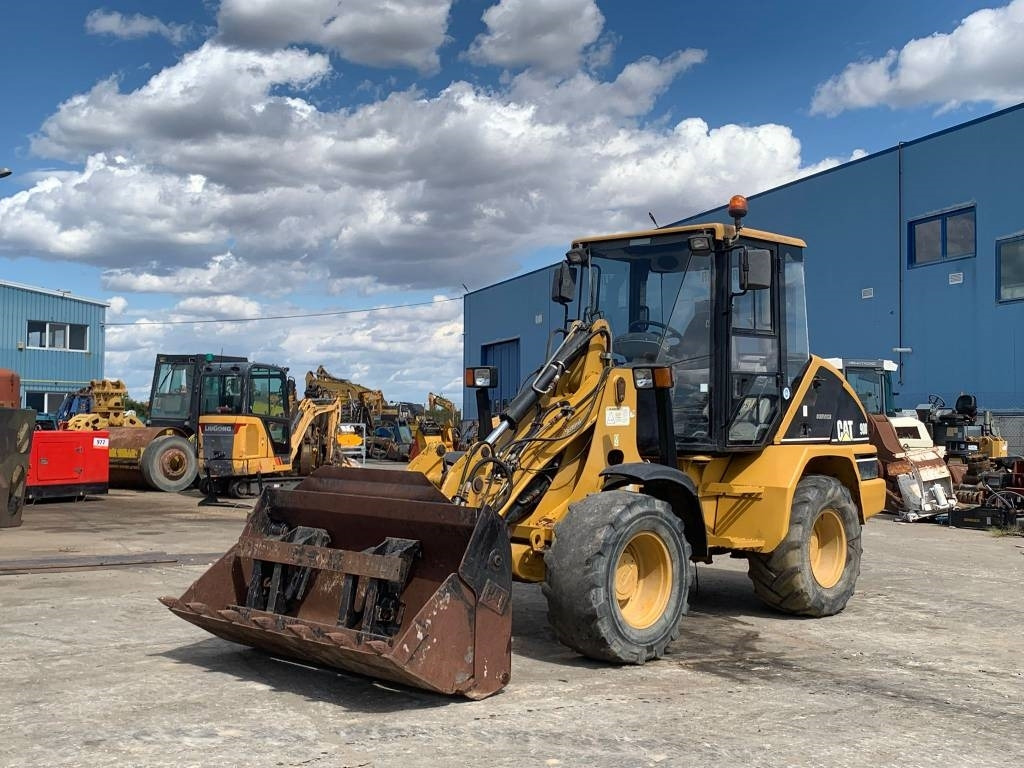 CAT 908 - Колесен товарач: снимка 1 CAT 908 - Колесен товарач: снимка 1
