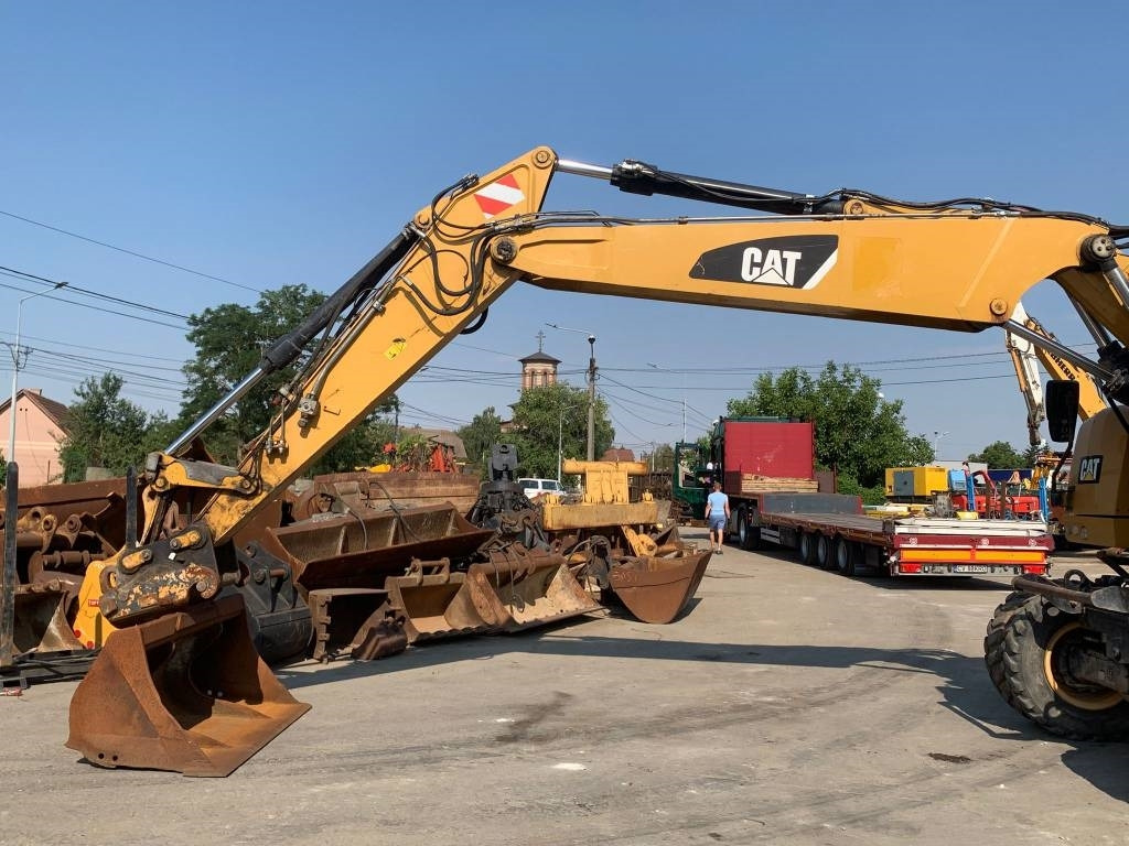 CAT M 318 F - Колесен багер: снимка 4 CAT M 318 F - Колесен багер: снимка 4