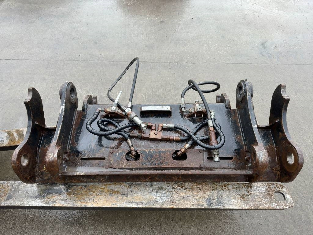 CAT Magsi Quick Coupler - Бързо сменник за Строителна техника: снимка 3 CAT Magsi Quick Coupler - Бързо сменник за Строителна техника: снимка 3