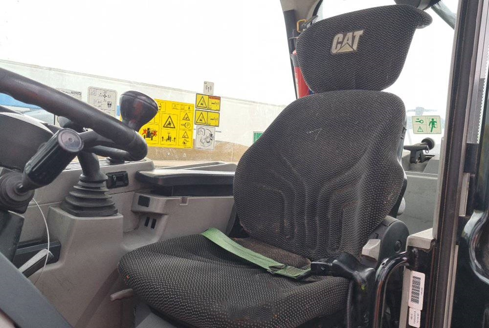 CAT TH 408 D - Телескопичен товарач: снимка 5 CAT TH 408 D - Телескопичен товарач: снимка 5