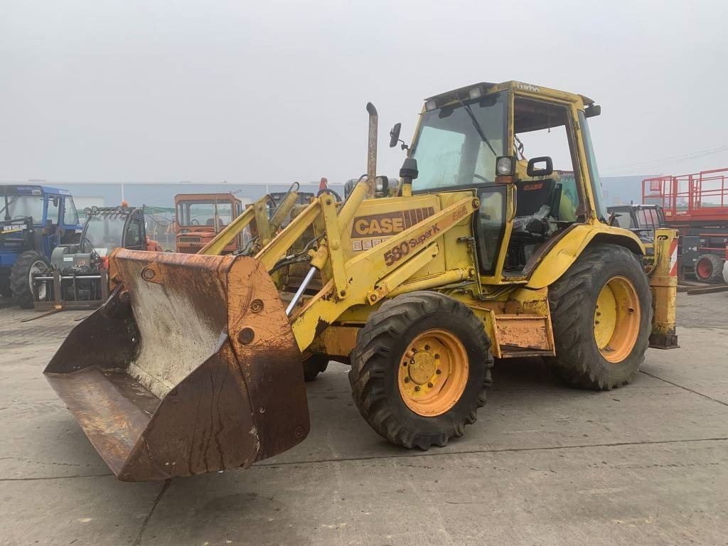 Case 580 K - Багер-товарач: снимка 2 Case 580 K - Багер-товарач: снимка 2