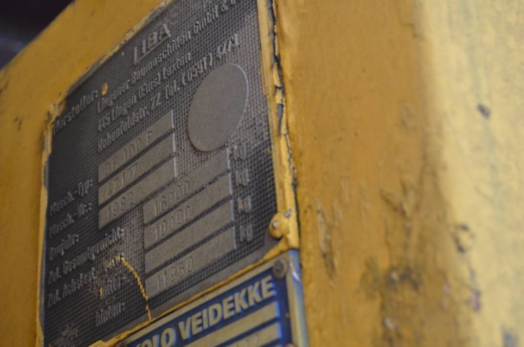 Асфалтополагач Demag DF 100 P: снимка 6