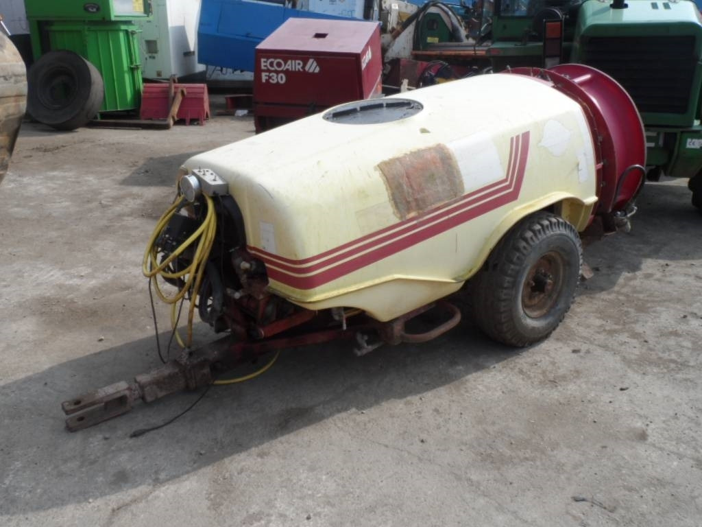 Hardi 1000 - Прикачна пръскачка: снимка 2 Hardi 1000 - Прикачна пръскачка: снимка 2