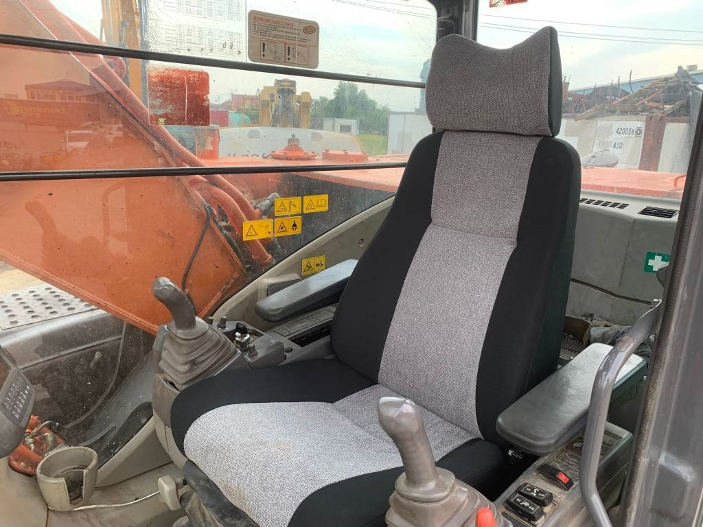 Верижен багер Hitachi ZX 180 LC-3: снимка 12