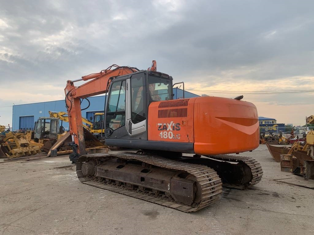 Hitachi ZX 180 LC-3 - Верижен багер: снимка 3 Hitachi ZX 180 LC-3 - Верижен багер: снимка 3