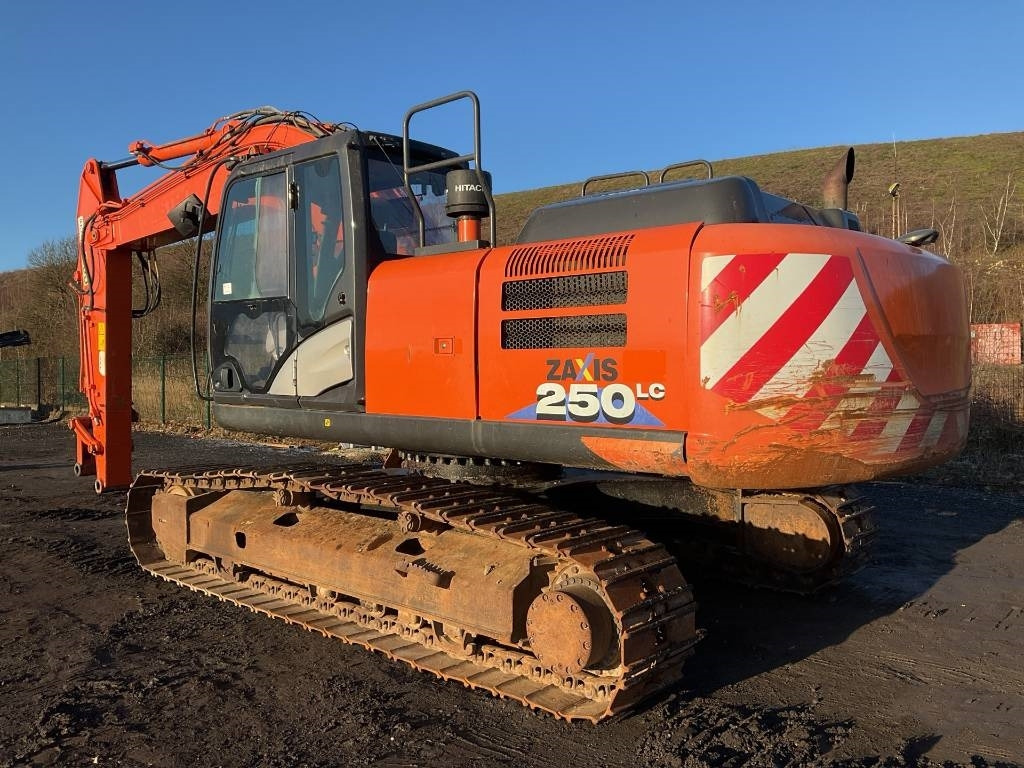 Hitachi ZX 250 LC-6 - Верижен багер: снимка 2 Hitachi ZX 250 LC-6 - Верижен багер: снимка 2