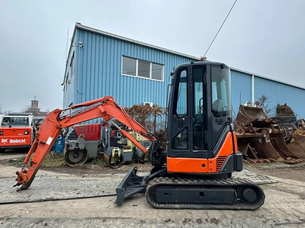 Hitachi ZX 27 U-2 - Мини багер: снимка 2 Hitachi ZX 27 U-2 - Мини багер: снимка 2