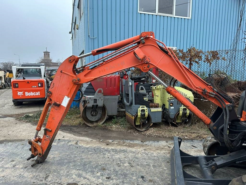 Hitachi ZX 27 U-2 - Мини багер: снимка 4 Hitachi ZX 27 U-2 - Мини багер: снимка 4