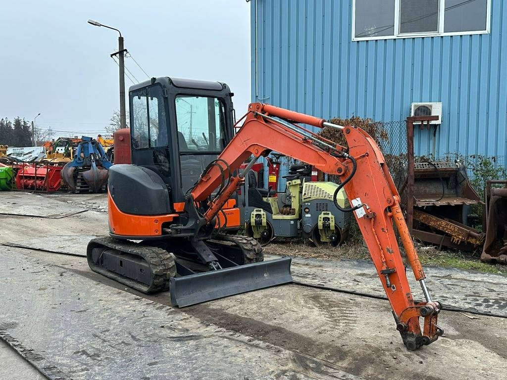 Hitachi ZX 27 U-2 - Мини багер: снимка 5 Hitachi ZX 27 U-2 - Мини багер: снимка 5