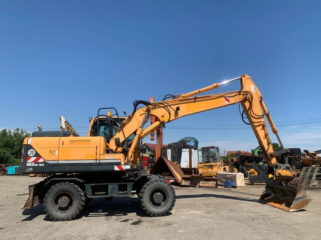 Колесен багер Hyundai Robex 180 W-9 A: снимка 6