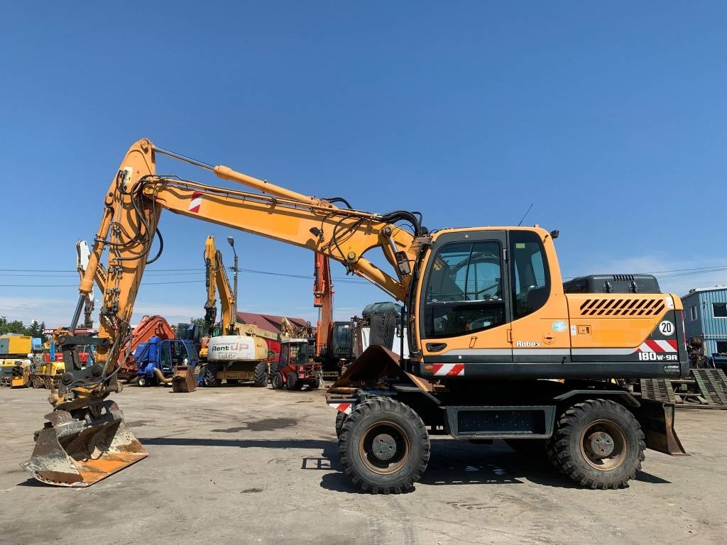 Hyundai Robex 180 W-9 A - Колесен багер: снимка 2 Hyundai Robex 180 W-9 A - Колесен багер: снимка 2