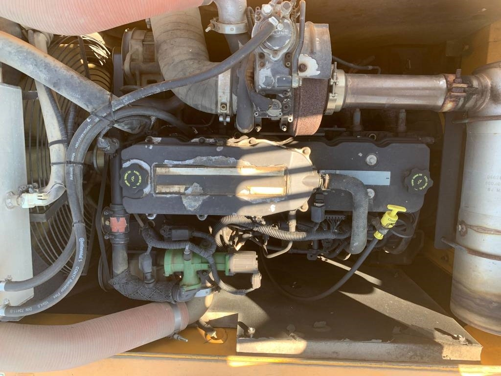 Колесен багер Hyundai Robex 180 W-9 A: снимка 9