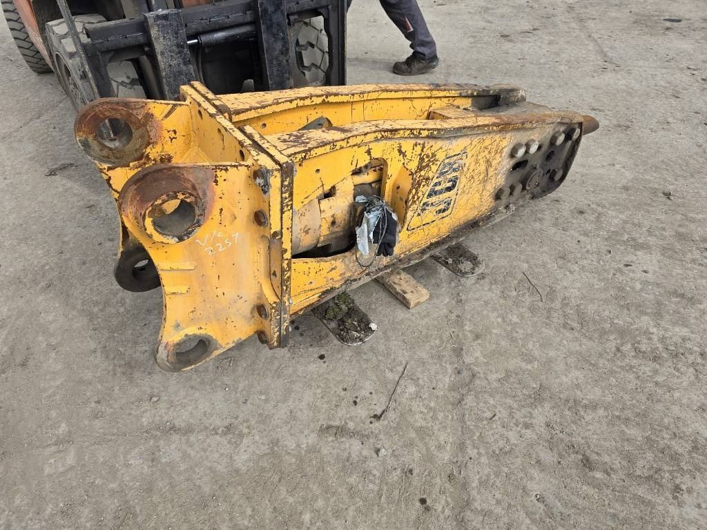 JCB 2T - Хидравличен чук за Строителна техника: снимка 2 JCB 2T - Хидравличен чук за Строителна техника: снимка 2