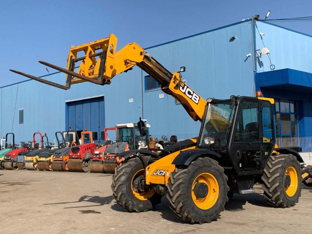 JCB 526-56 Agri - Телескопичен товарач: снимка 4 JCB 526-56 Agri - Телескопичен товарач: снимка 4