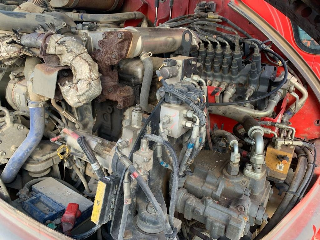 Мини багер JCB 8085: снимка 10